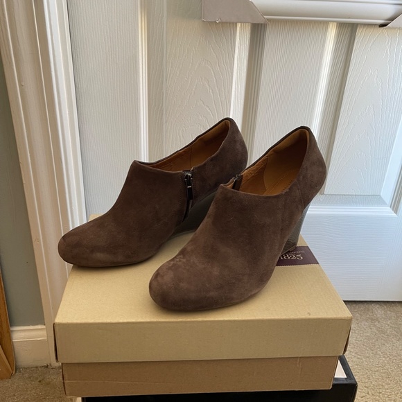 Nine West Brown Suede Booties - Picture 2 of 5